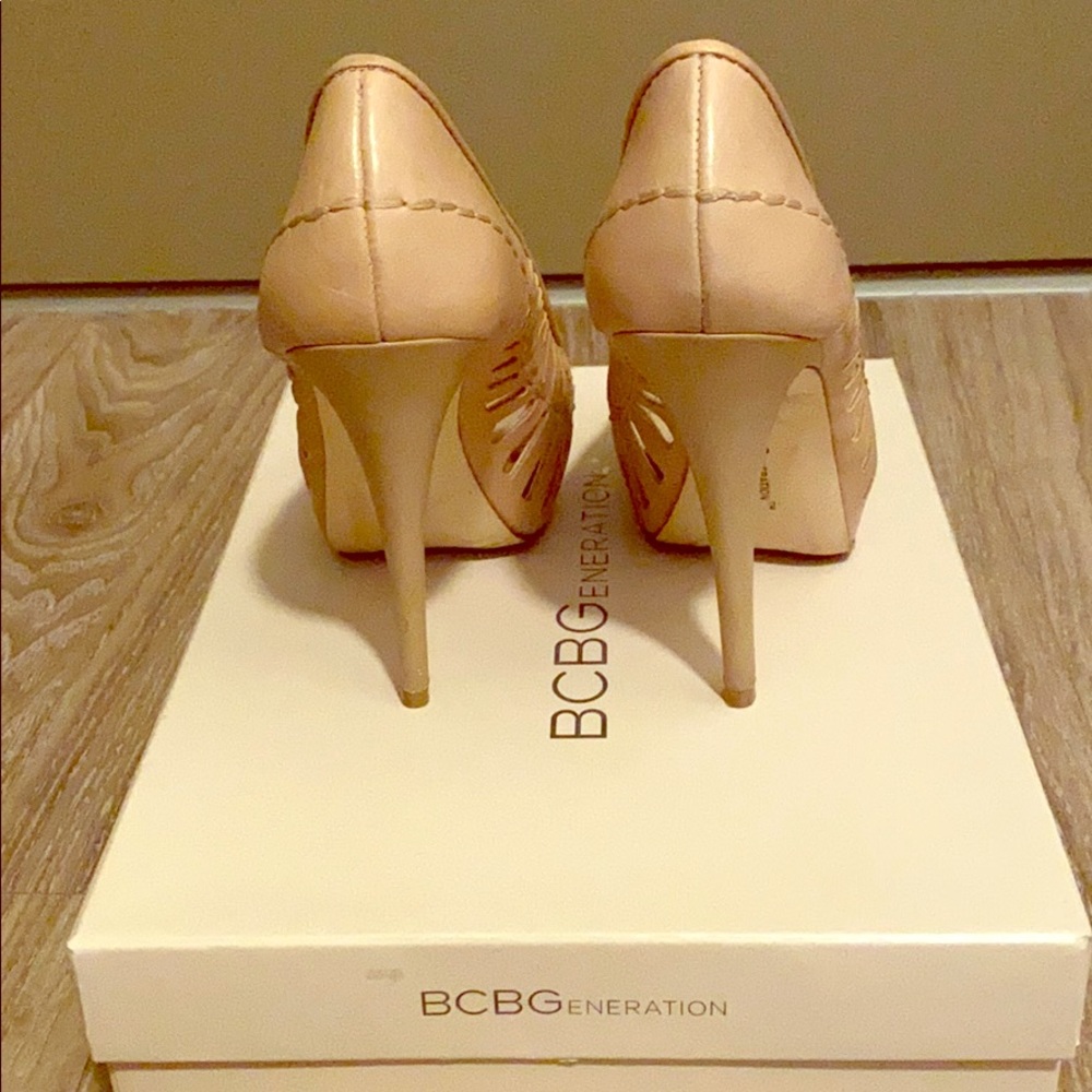 BCBG heels - Picture 3 of 3